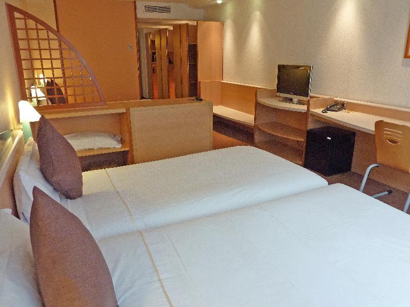 Hotel Tropical Escaldes Buitenkant foto