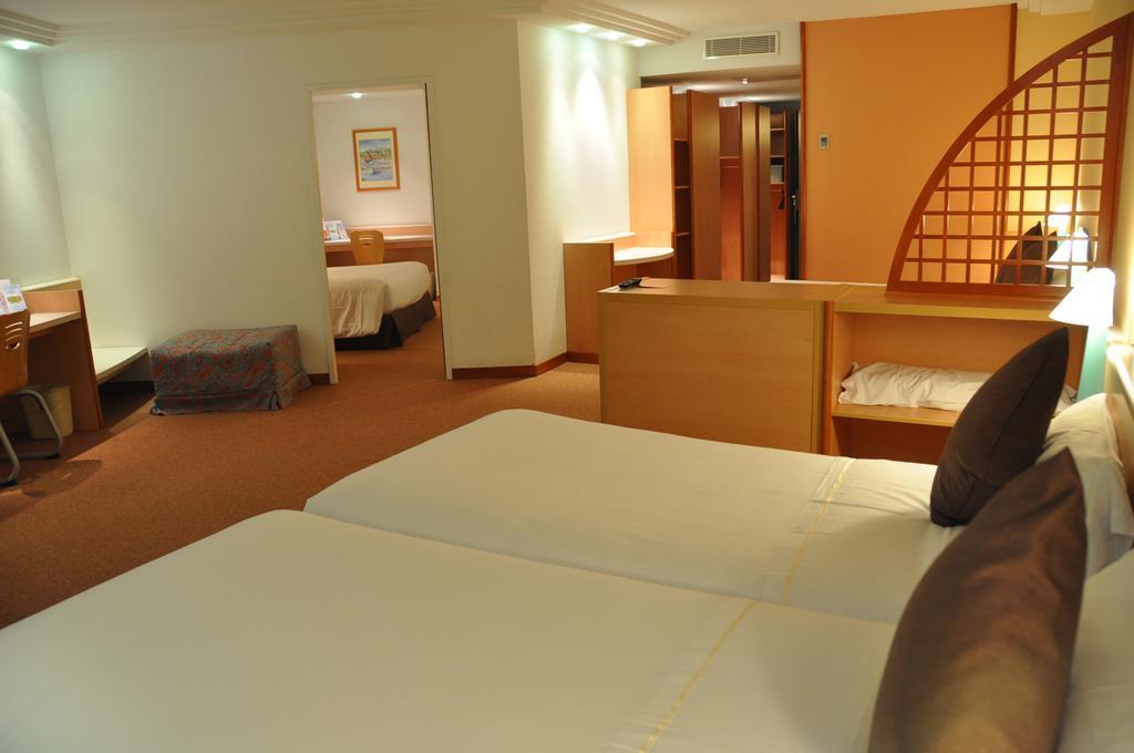 Hotel Tropical Escaldes Buitenkant foto